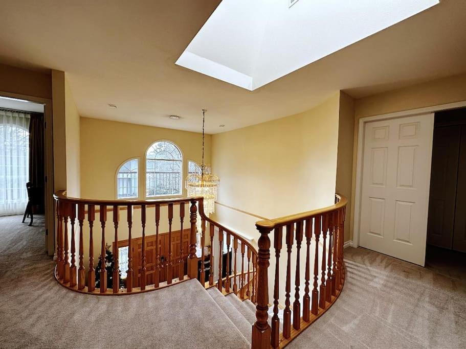 Super Cosy 8Bed & 6Bath In Vancouver Heart Near To Airport And Downtown Exteriör bild