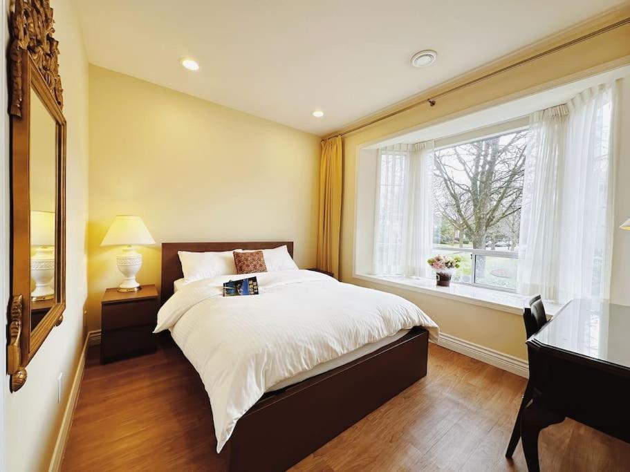 Super Cosy 8Bed & 6Bath In Vancouver Heart Near To Airport And Downtown Exteriör bild