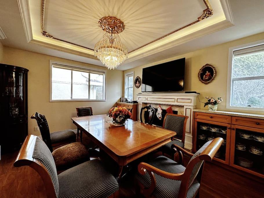 Super Cosy 8Bed & 6Bath In Vancouver Heart Near To Airport And Downtown Exteriör bild